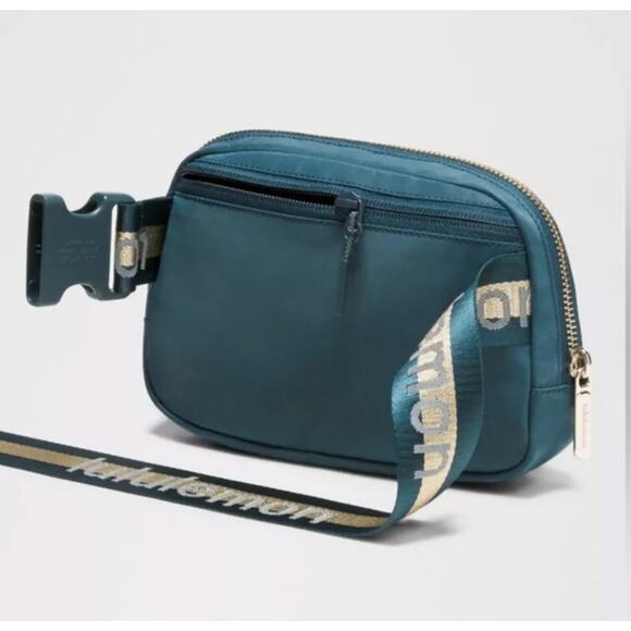 NWT Lululemon Everywhere Belt Bag 1L Wordmark Warp Teal/Gold/Bone - Picture 5 of 7
